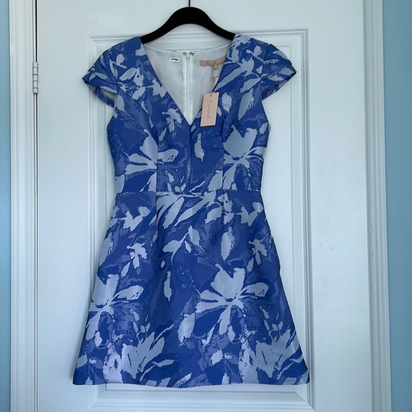 Beautiful purple floral dress Hutch, size 2 - Picture 2 of 8